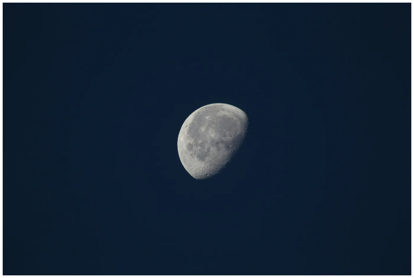 Quando Imbottigliare il Vino nel 2026: Il Calendario delle Lune